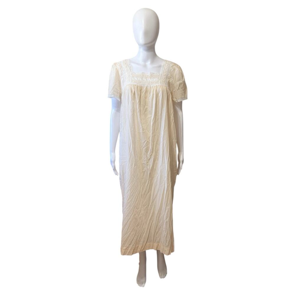 Vintage Barbizon Ivory Lace Empire Waist Nightgown Prairie Cottagecore